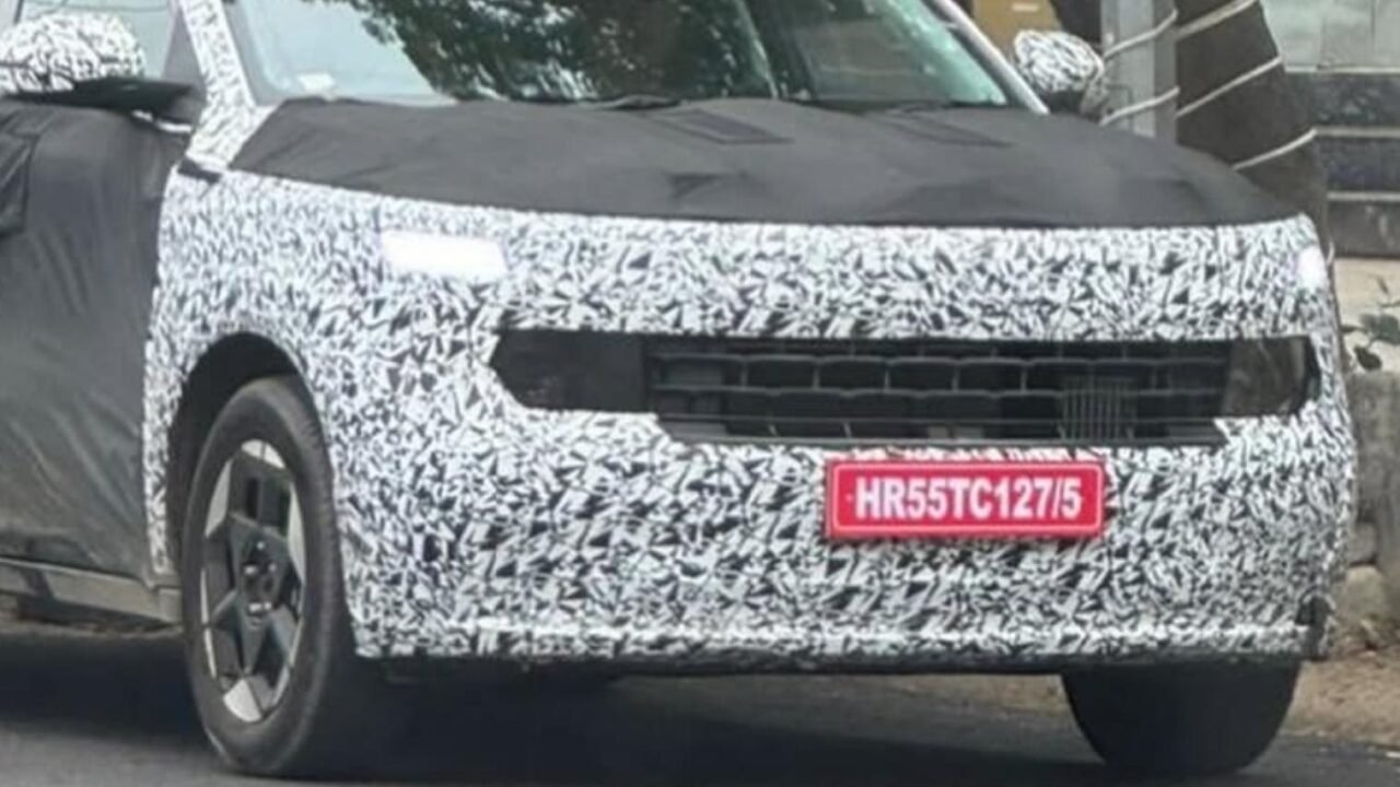 Next-Generation Kia Sonet Spotted Front