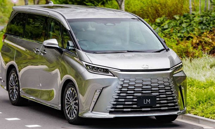 VIjay thalapathy Lexus LM 350h